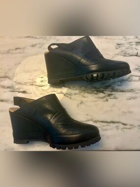 Margiela black Leather Wedge Clog with strap. Excellent condition